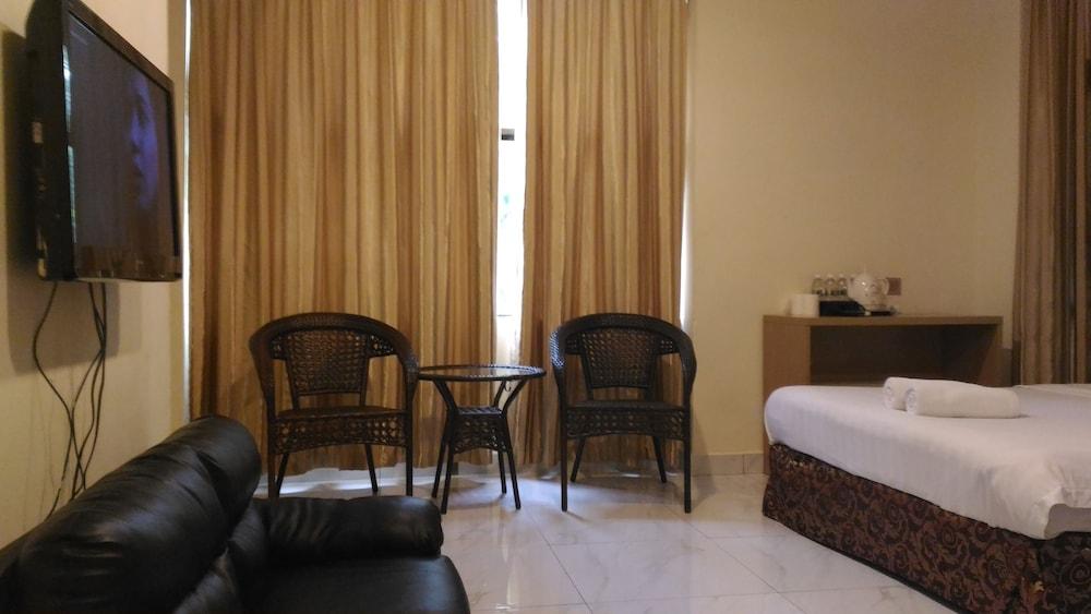 Lbs Hotel Cheras Exterior photo